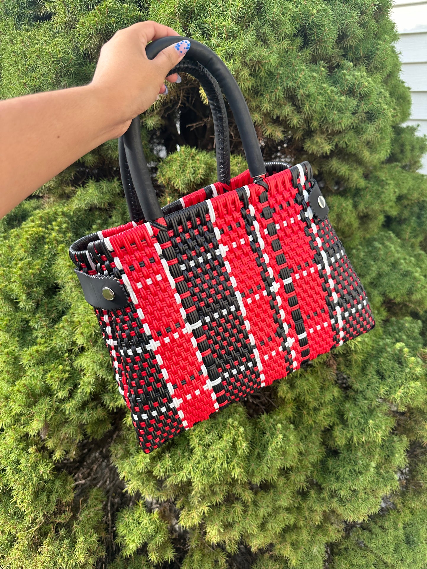 Jessi - Bolsa de Plástico- Black, White & Red Striped