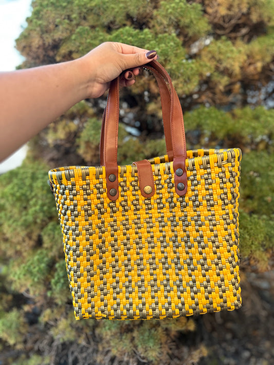 Lulu Bolsa de Plastico- Gold & Yellow